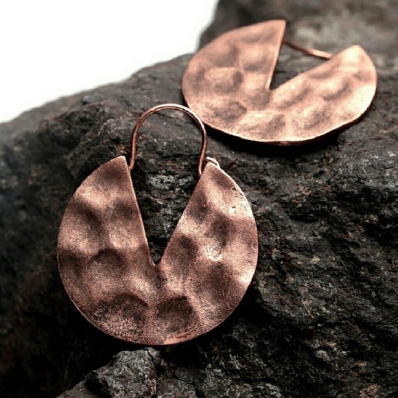 Artisan Moon Jewelry - ‼️LOW STOCK‼️ Hammered Rounds Hinge Hoop Earrings